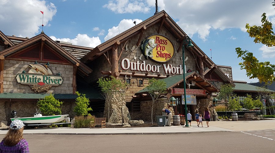 Bass Pro Shops review: outdoor gear selection in store