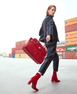 Best Handbag Trends 2025 – From Mini Bags to Bold Totes